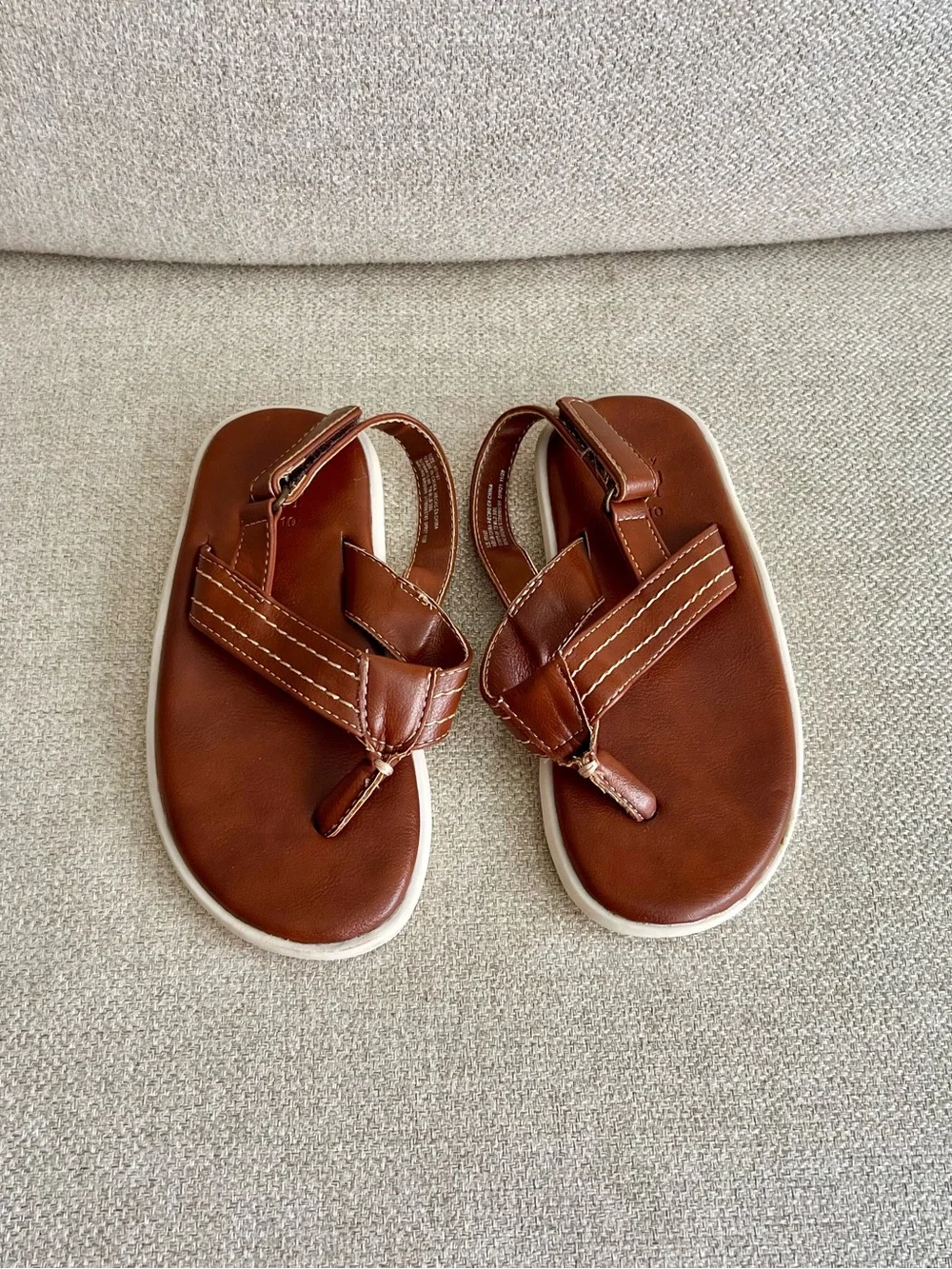 GAP Baby Faux Leather Thong Sandals | Toddler Size 9-10 | Bruno Brown | EUC